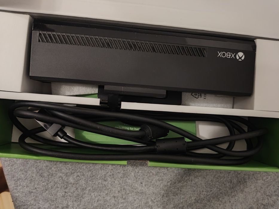 Vând sau schimb  Xbox one + kinect