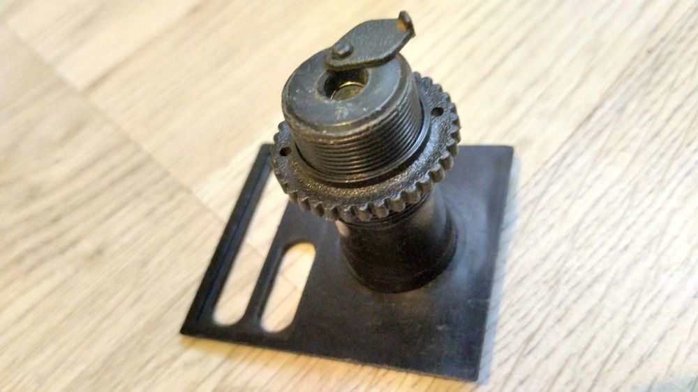 Vizor usa cu placuta nr apartament si nume locatar