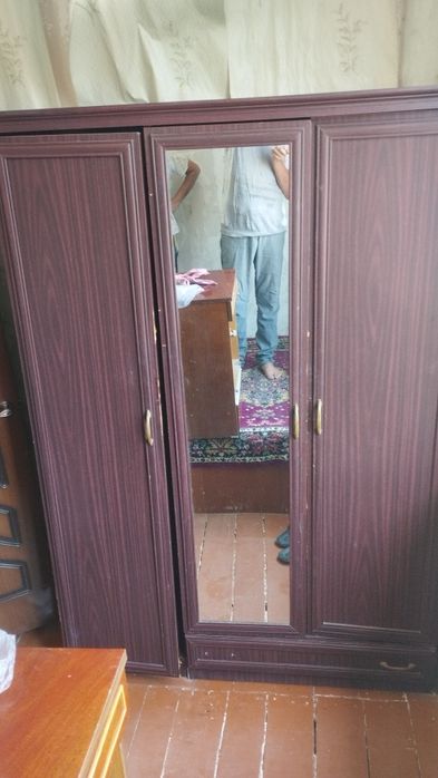 Срочно продается стенка сумма оплата договорная