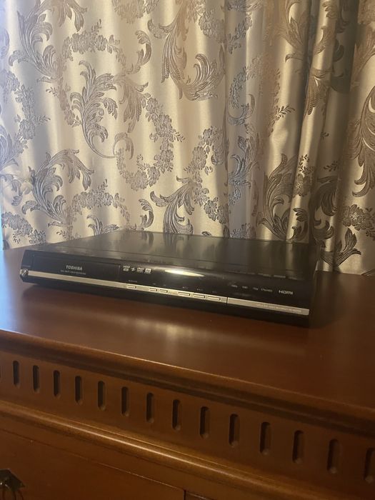 înregistrator DVD Toshiba D- R400 cu conversie la 1080p