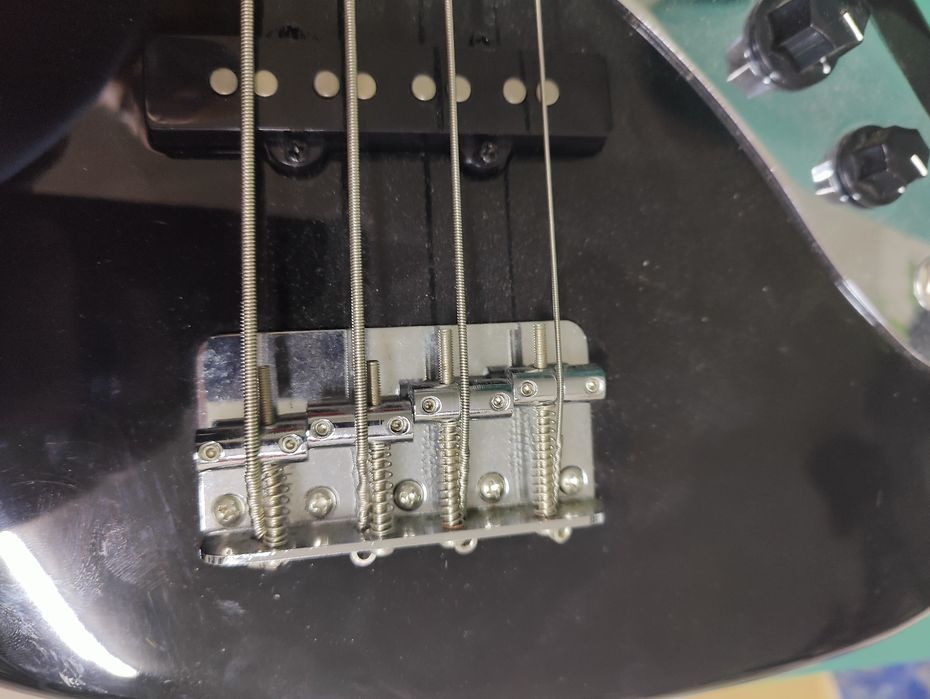 Chitara bass Rockson R-JB99, stare ca nouă