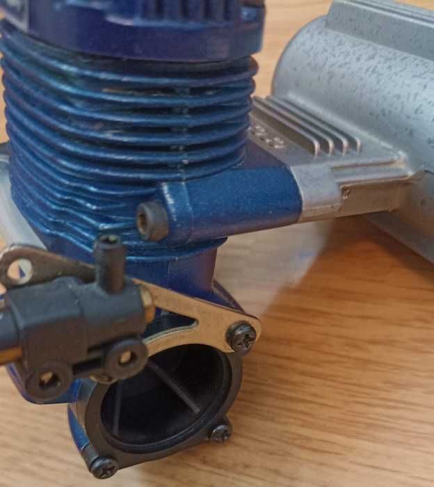 Motor aeromodel OS Max 46LA , 7,5cc nitro cu elice si bujie modelism
