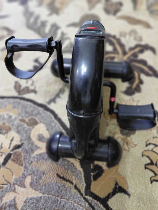 Aparat de Antrenament cu Pedale pentru Brate si Picioare Newcential