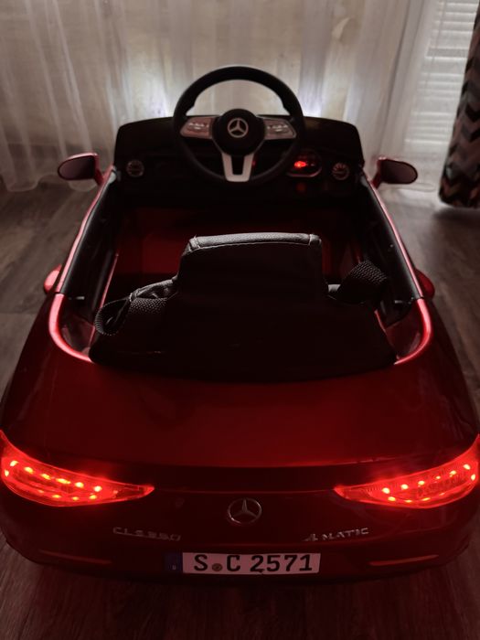 Акумулатрона кола Mercedes CLS350