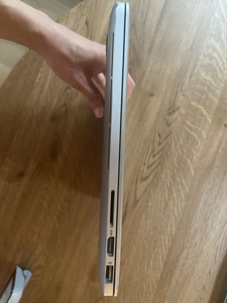 Macbook pro A1502 256gb