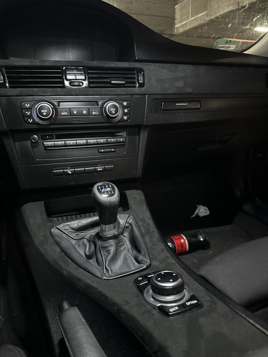 Trimuri alcantara/cotiera alcantara/Retapitare alcantara plafon