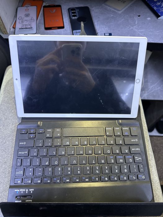 GM Smart Planshet tinniq xolatda 60$