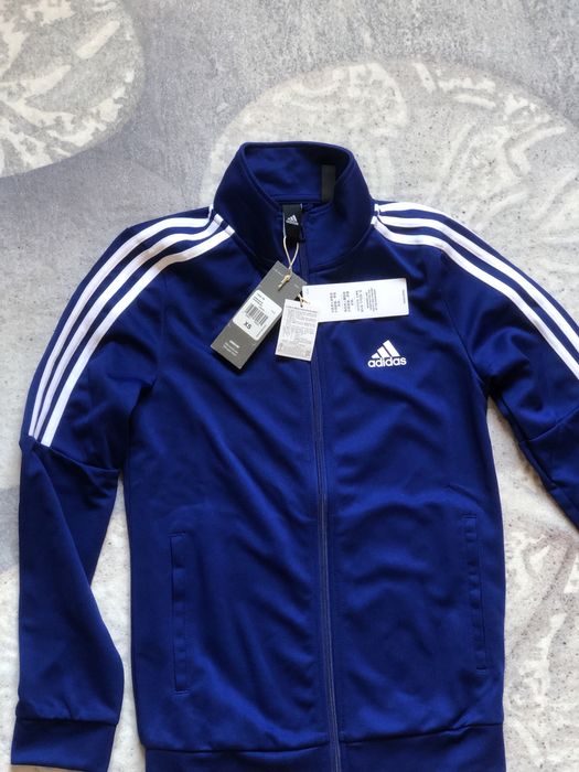 Женский спортивный костюм