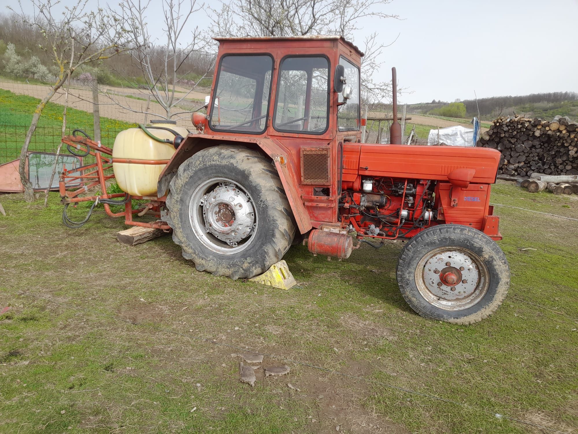 Vând tractor U550înmatriculat