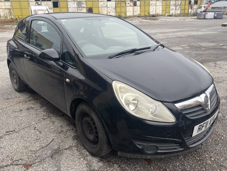 Opel corsa d 1.0 i на части