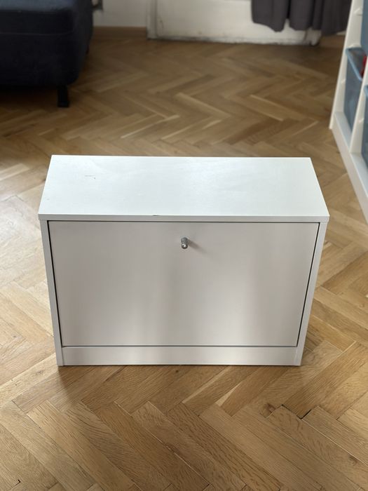 Бял шкаф за обувки портманто