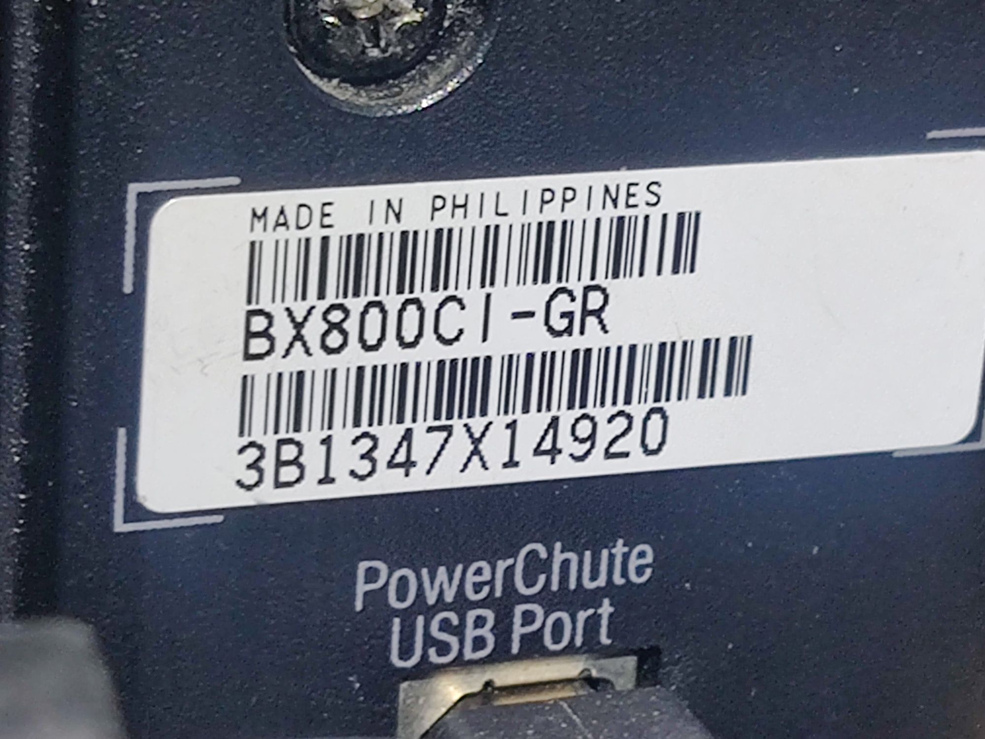 UPS Apc , 480w , pe 12 volti