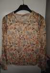Bluza Noua, model foarte frumos, mar. S, M, L, XL