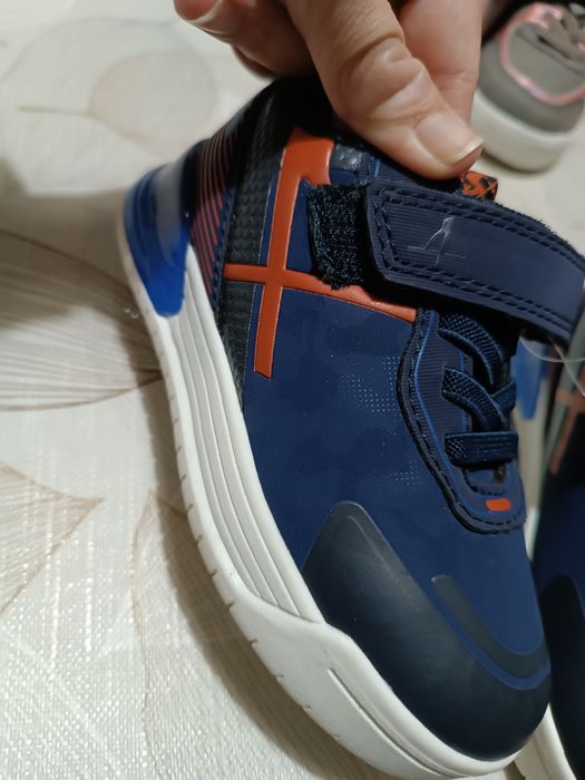 Детски светещи маратонки