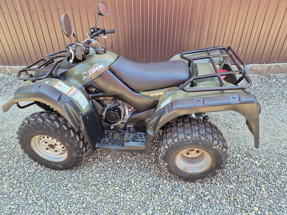 ATV Suzuki 250..
