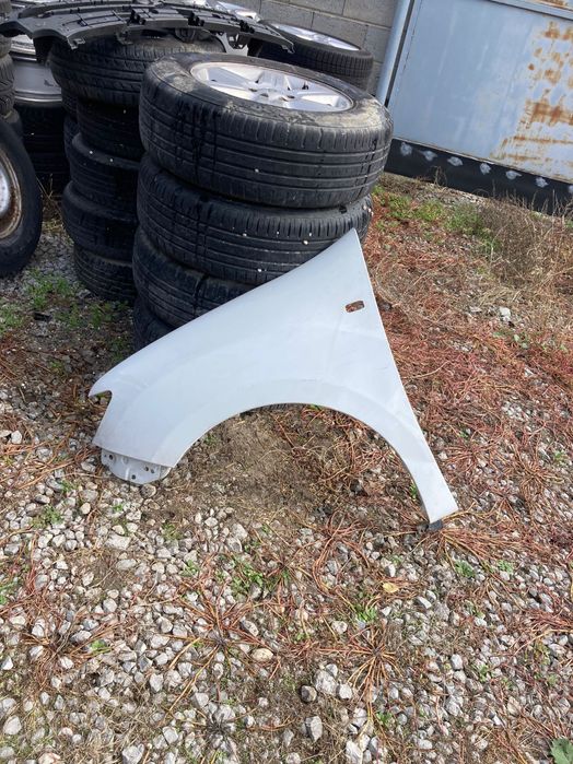 Ляв калник Dacia Sandero II /Logan. 2013-2020. Дачия Сандеро/Логан.