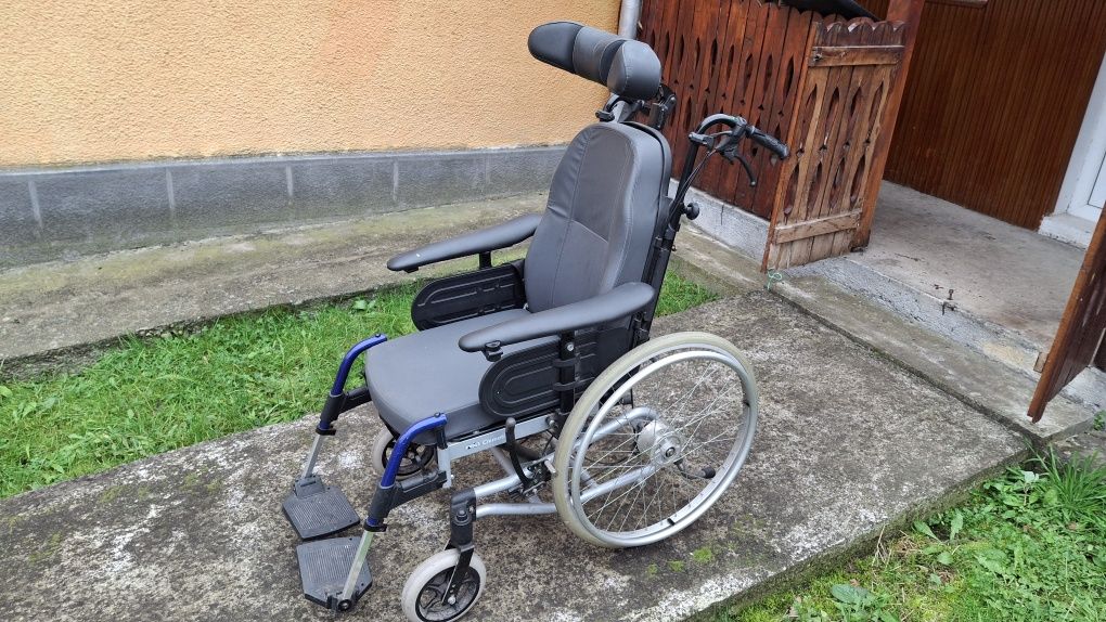 Scaun cu rotile (Fotoliu rulant) INVACARE REA CLEMATIS