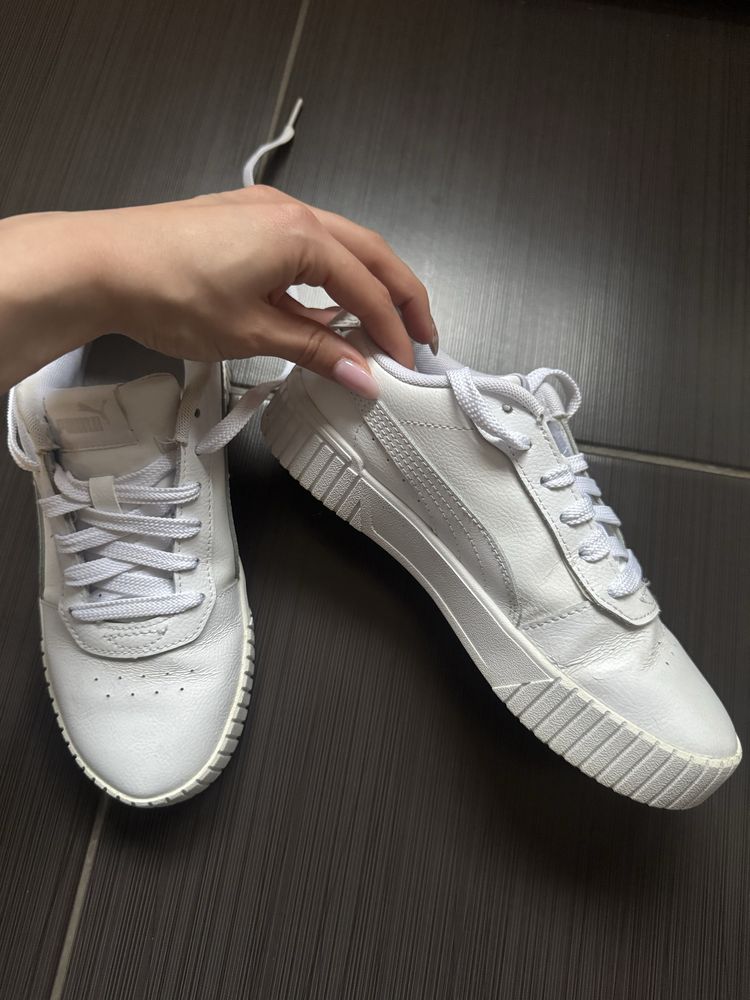 Дамски бели сникърси Puma