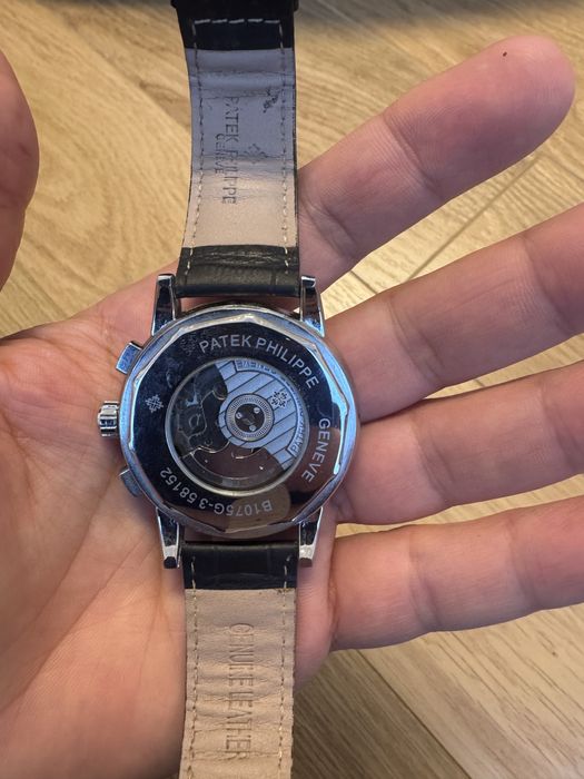 Часовник Petek