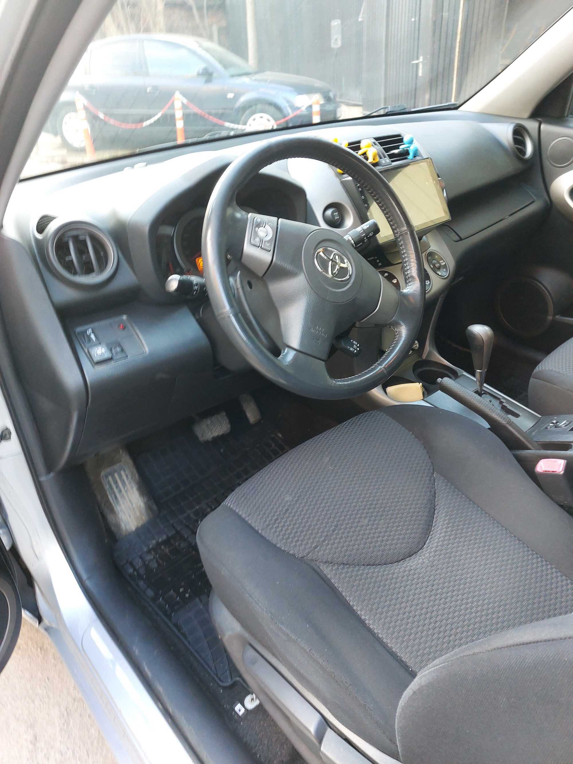 Тойота RAV 4 газ/бензин