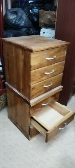 Тумбочка деревянная, 2 штуки, б/у в хорошем состоянии