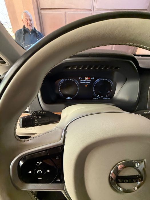 Volvo cx90 2023г
