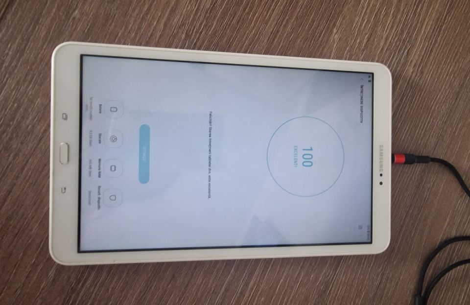 Tableta Samsung T580