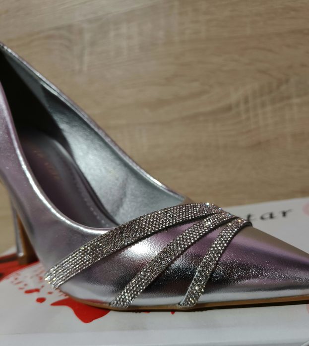 Pantofi eleganți de damă