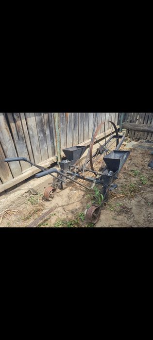 Vând utilaje agricole