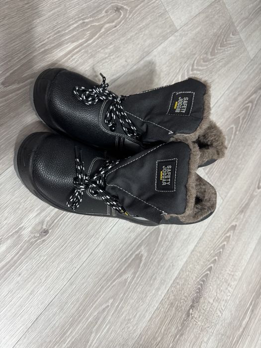 Продам обувь рабочая