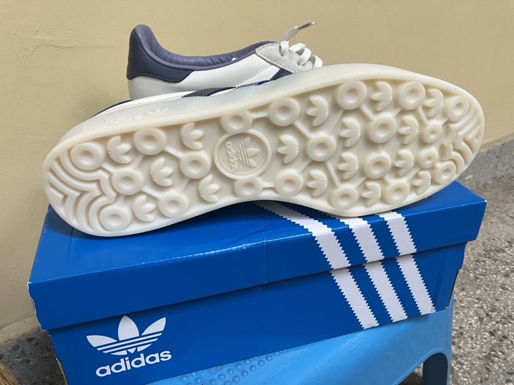 НОВИ Adidas Gazelle мъжки 44-ти номер