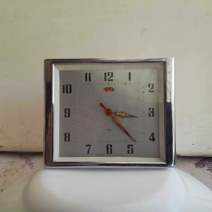 Ceas desteptator de masa -mecanic - provenienta China .