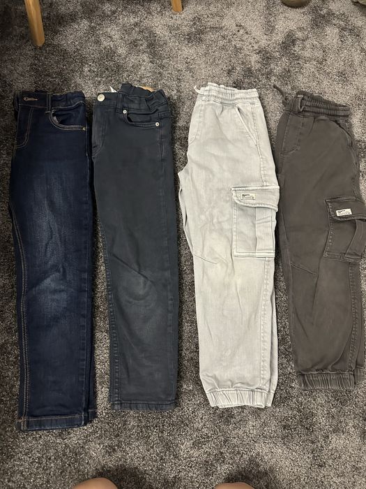 Vand lot de hainute baiat!