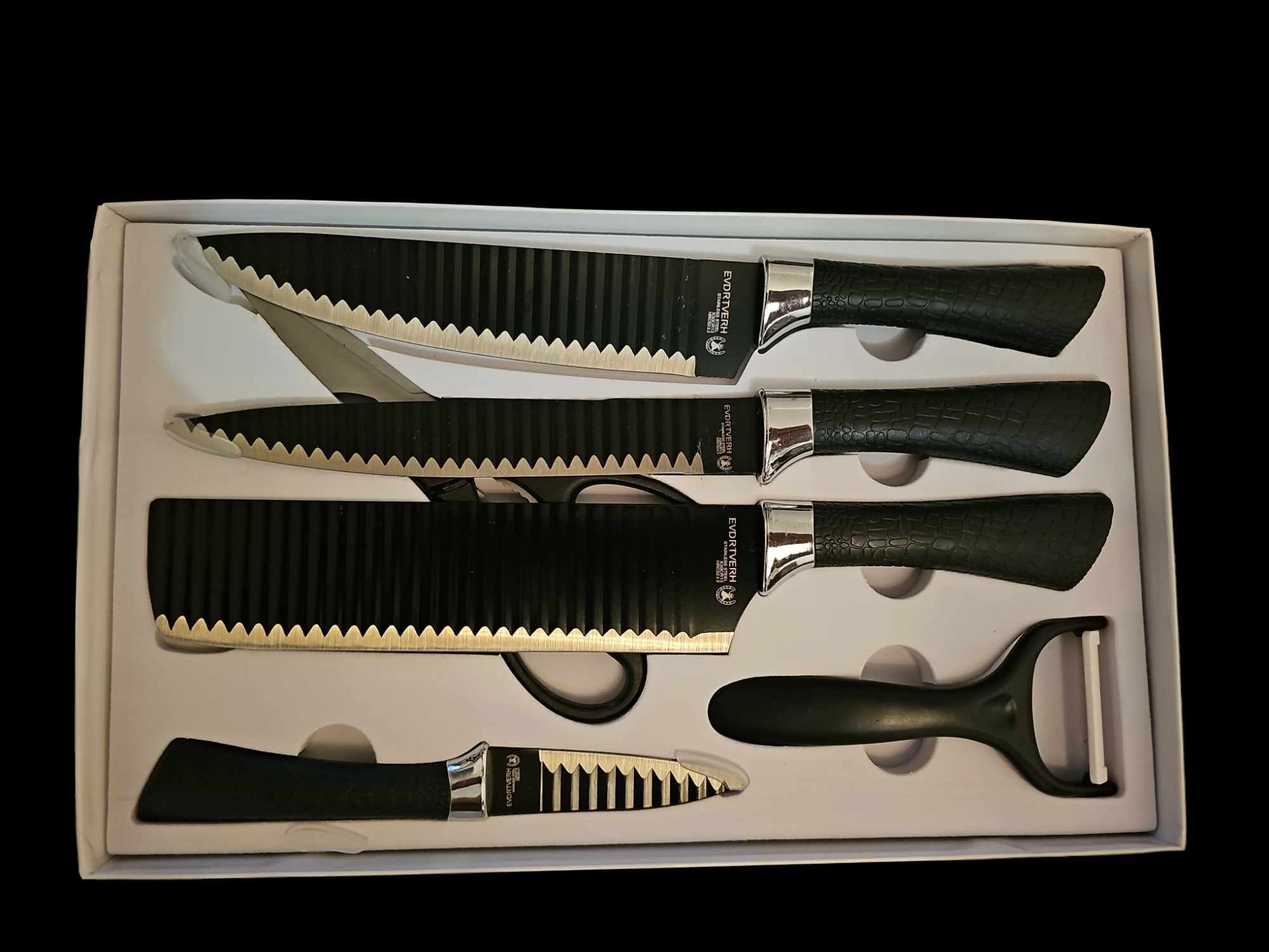 Луксозен качествен комплект ножове с допълнителни аксесоари, белачка и