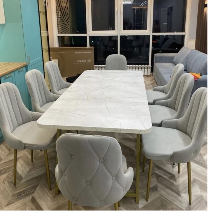 Стол со стульями