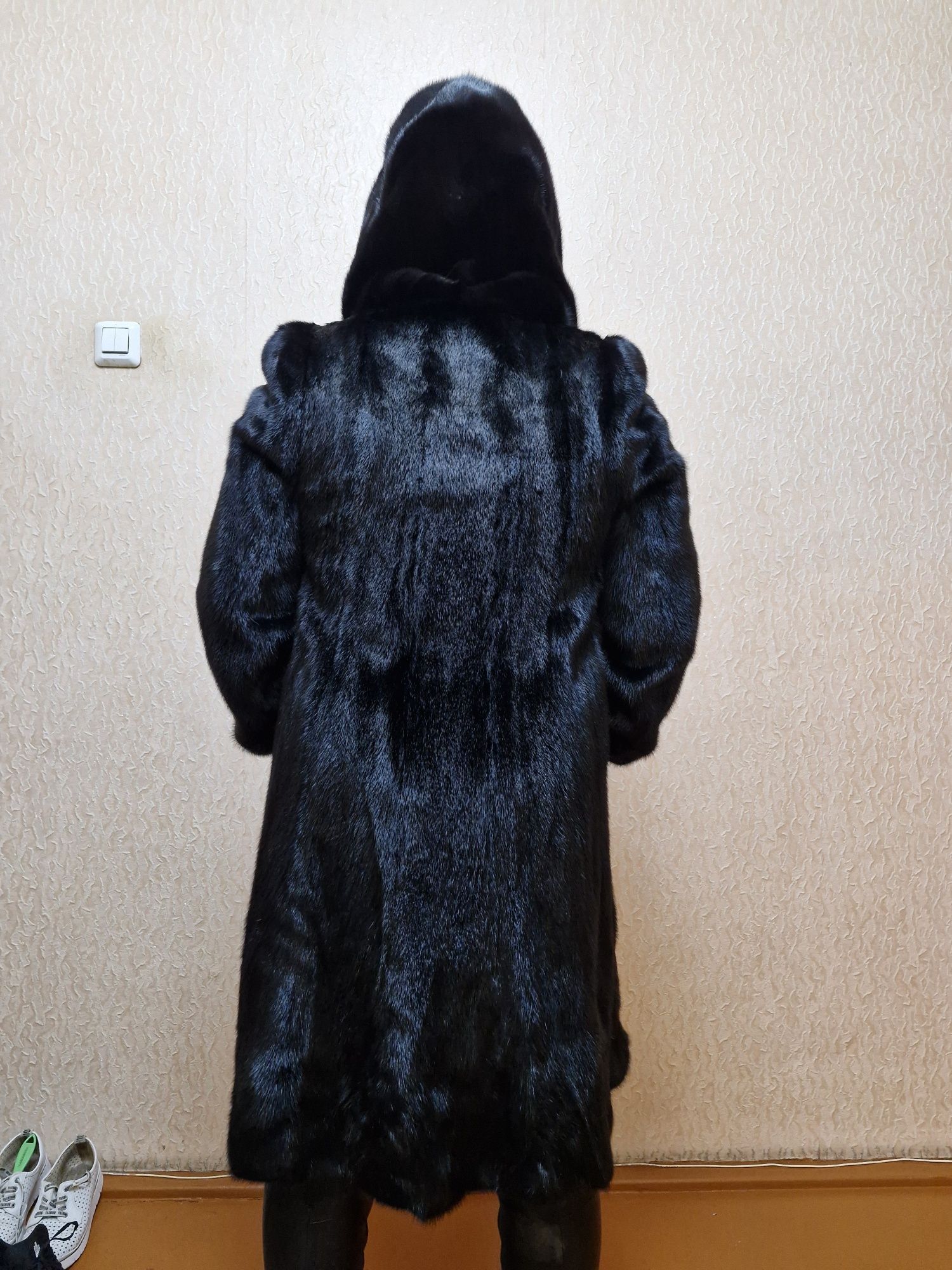 Продам шубу норковую.