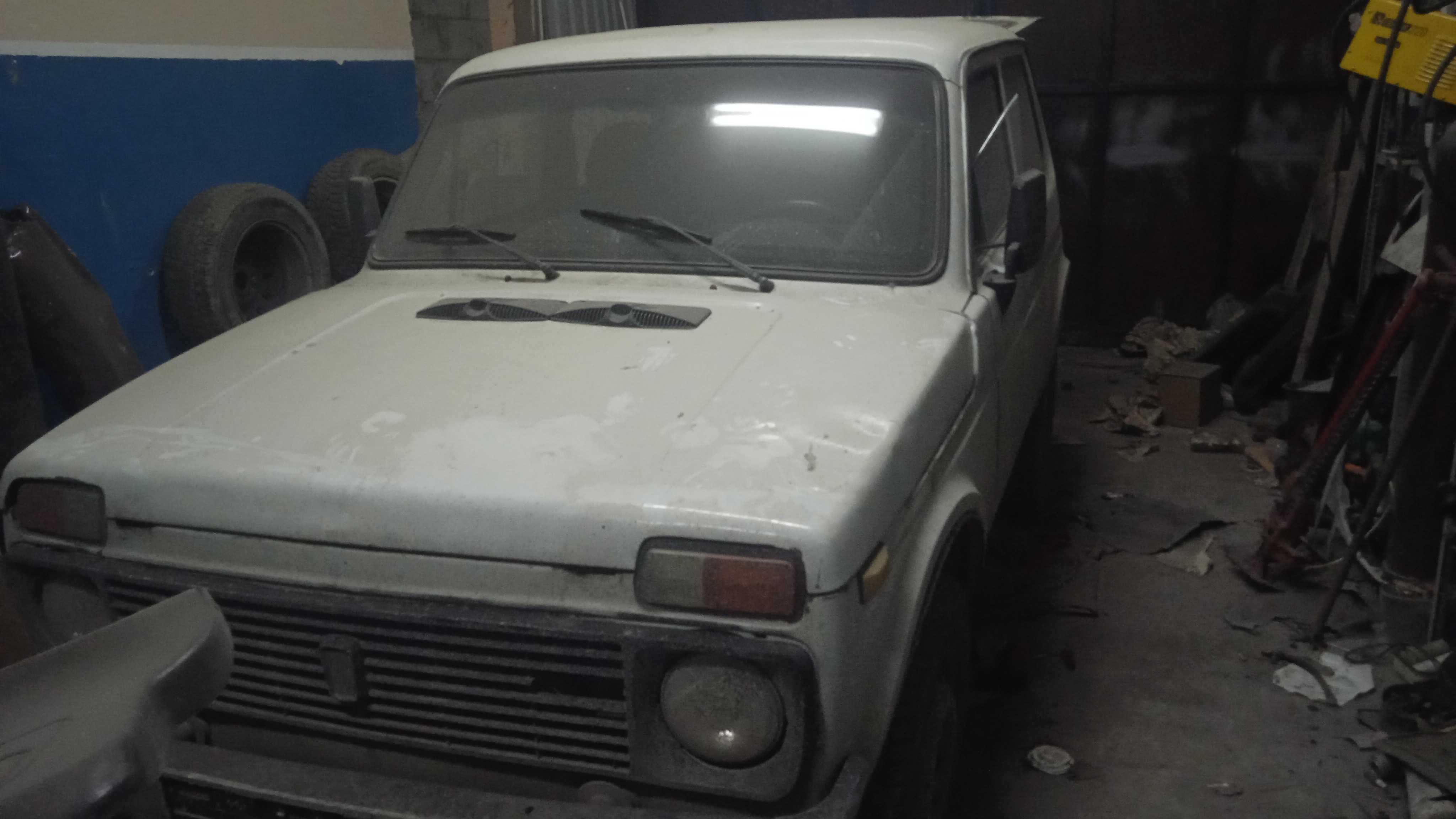 Продаеться автомобиль нива 2002 года