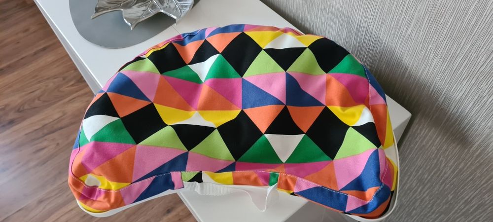 Suport laptop din plastic cu textil si granule polistiren