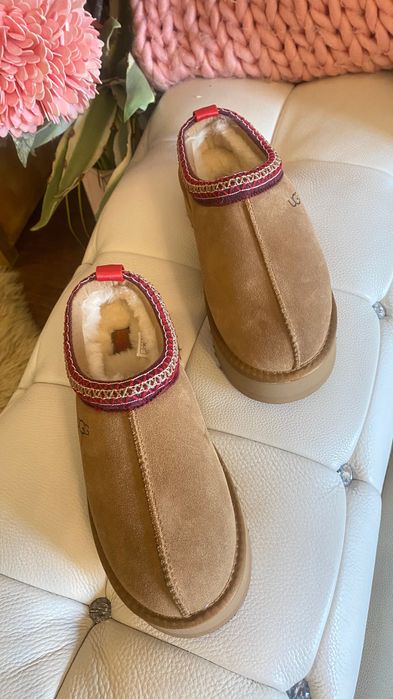 Апрески обувки н.37 / 39 UGG Tazz