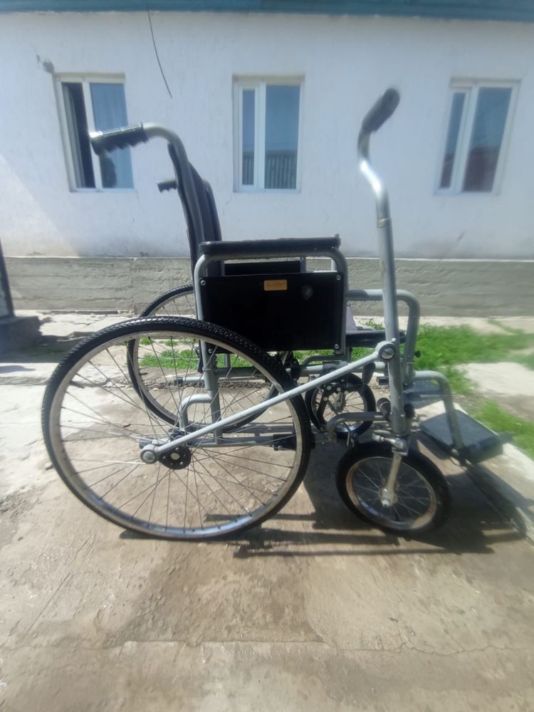 Продам инвалидную коляску