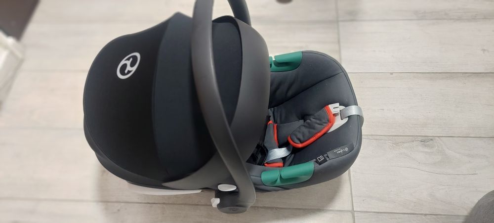 Vand Carucior 3 in 1 Cybex Gold Eos Basic