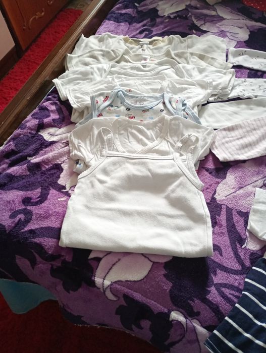 Vând set body 10bucati la 75 lei