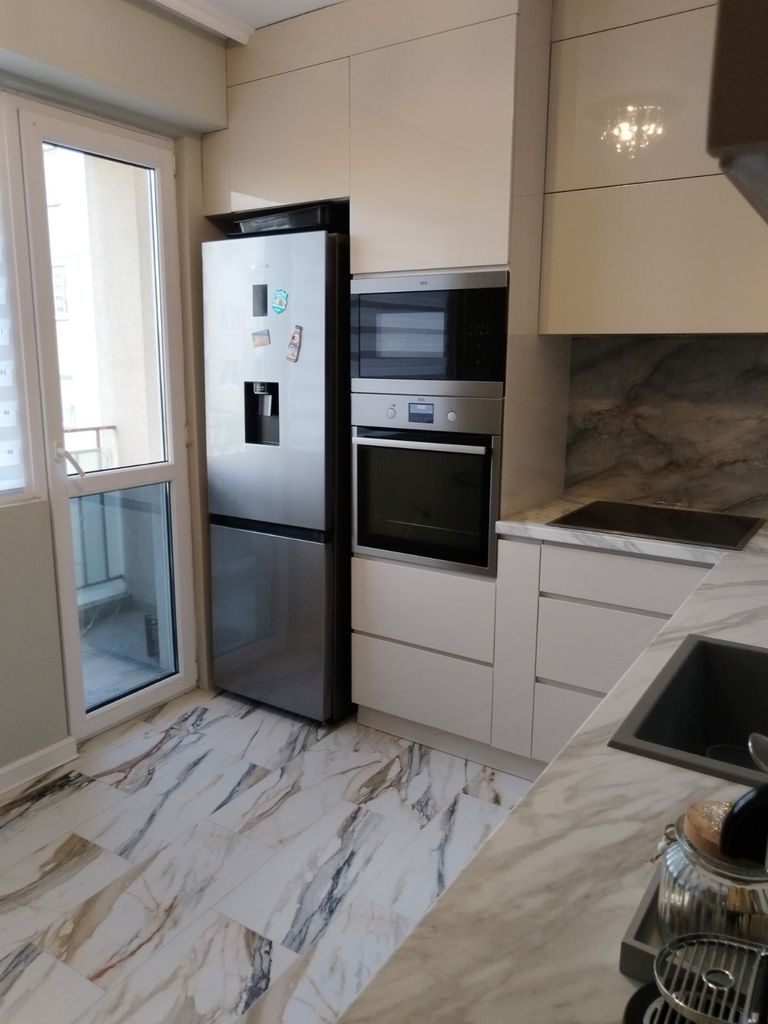 Продава се Тристаен апартамент в Перник, Тева - 101 кв.м за 1372 €/кв.м - Снимка #2