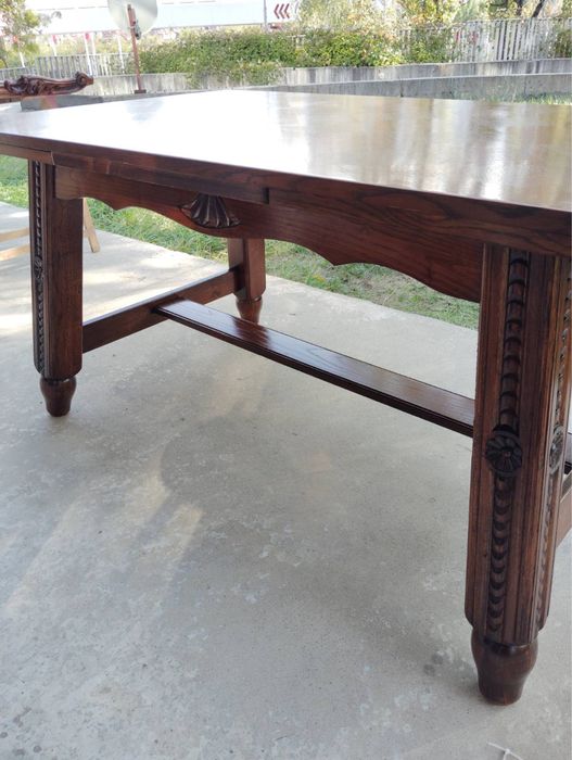 Разтегателна трапезна маса