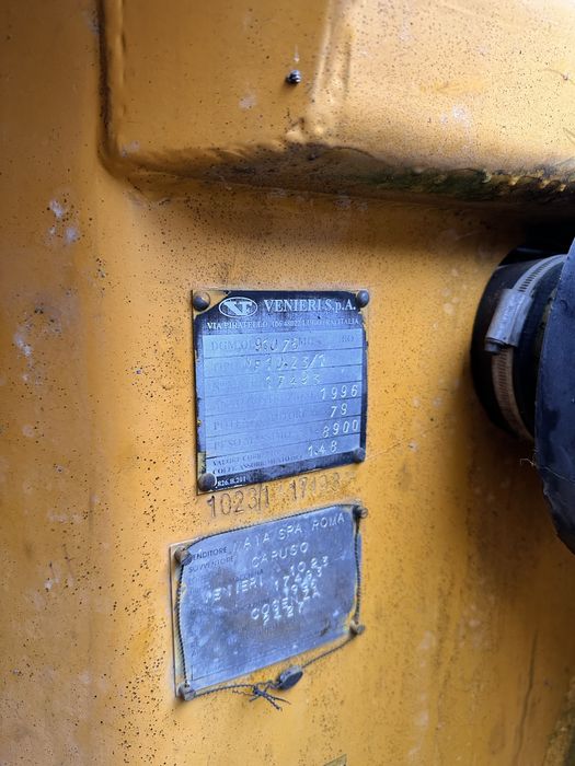 Buldoexcavator articulat Venieri 10.23 C
