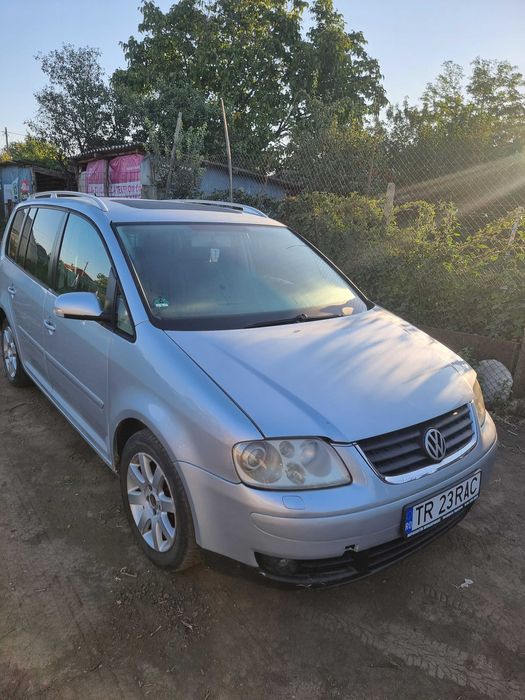 Volkswagen Touran 2009 2.0 FSI 150CP