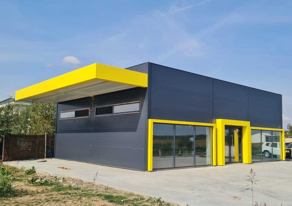 Hală pentru spațiu comercial construită pe structură metalică.