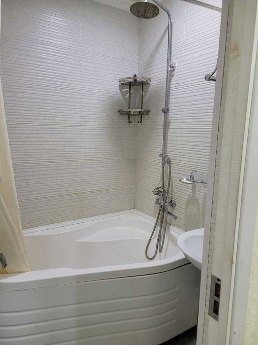 Сдам евро квартиру на Ойбек Космонавт