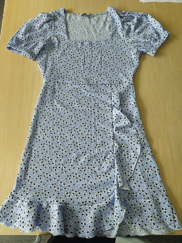 Rochie cu volane