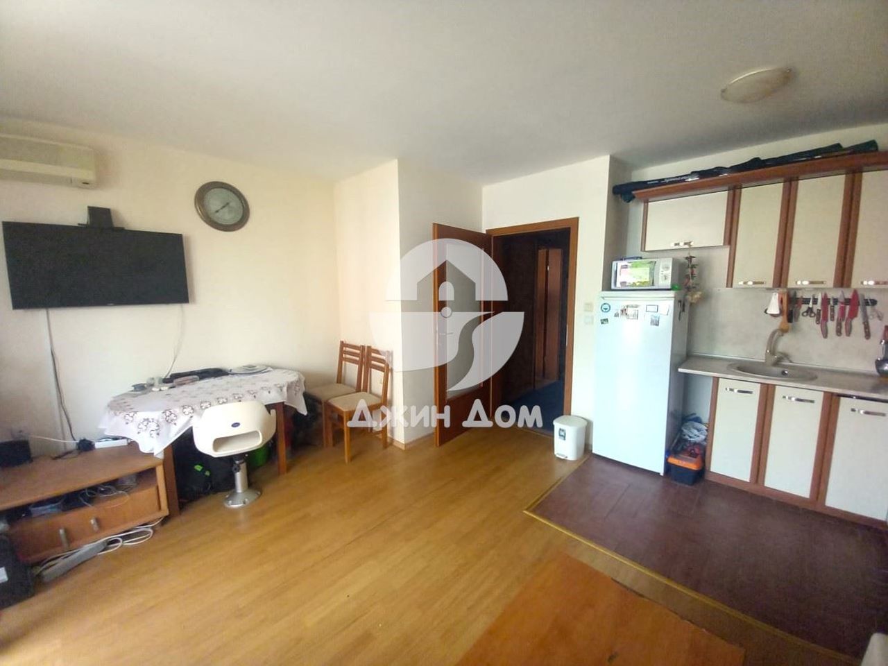Продава се Двустаен апартамент в к.к. Елените - 70 кв.м за 943 €/кв.м - Снимка #1